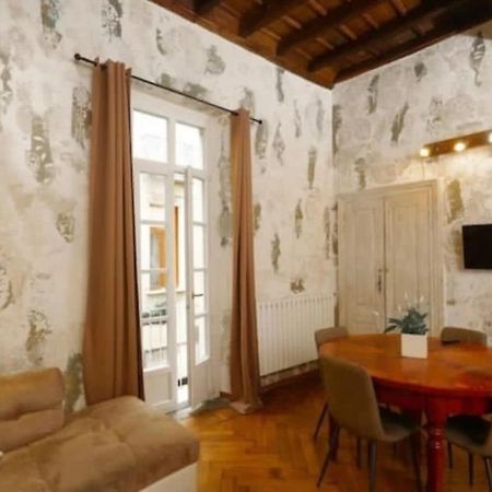 Elegante Appartamento Nel Cuore Di Torino Exterior foto