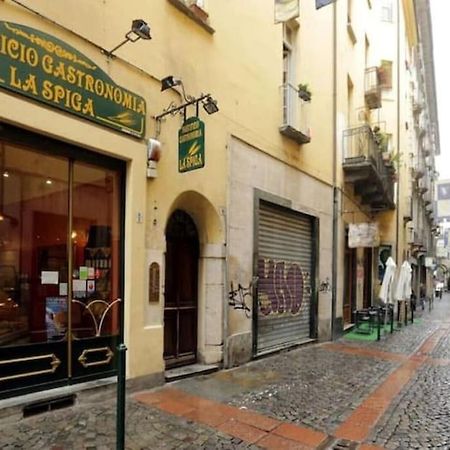 Elegante Appartamento Nel Cuore Di Torino Exterior foto