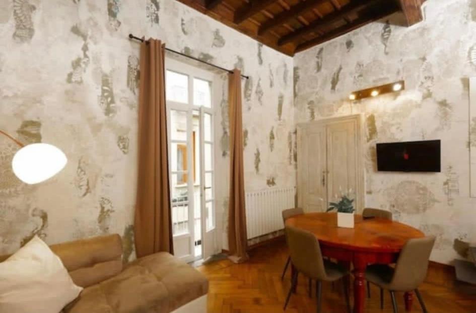 Elegante Appartamento Nel Cuore Di Torino Exterior foto