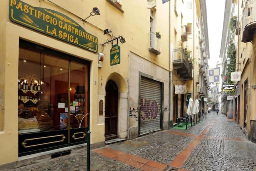 Elegante Appartamento Nel Cuore Di Torino Exterior foto